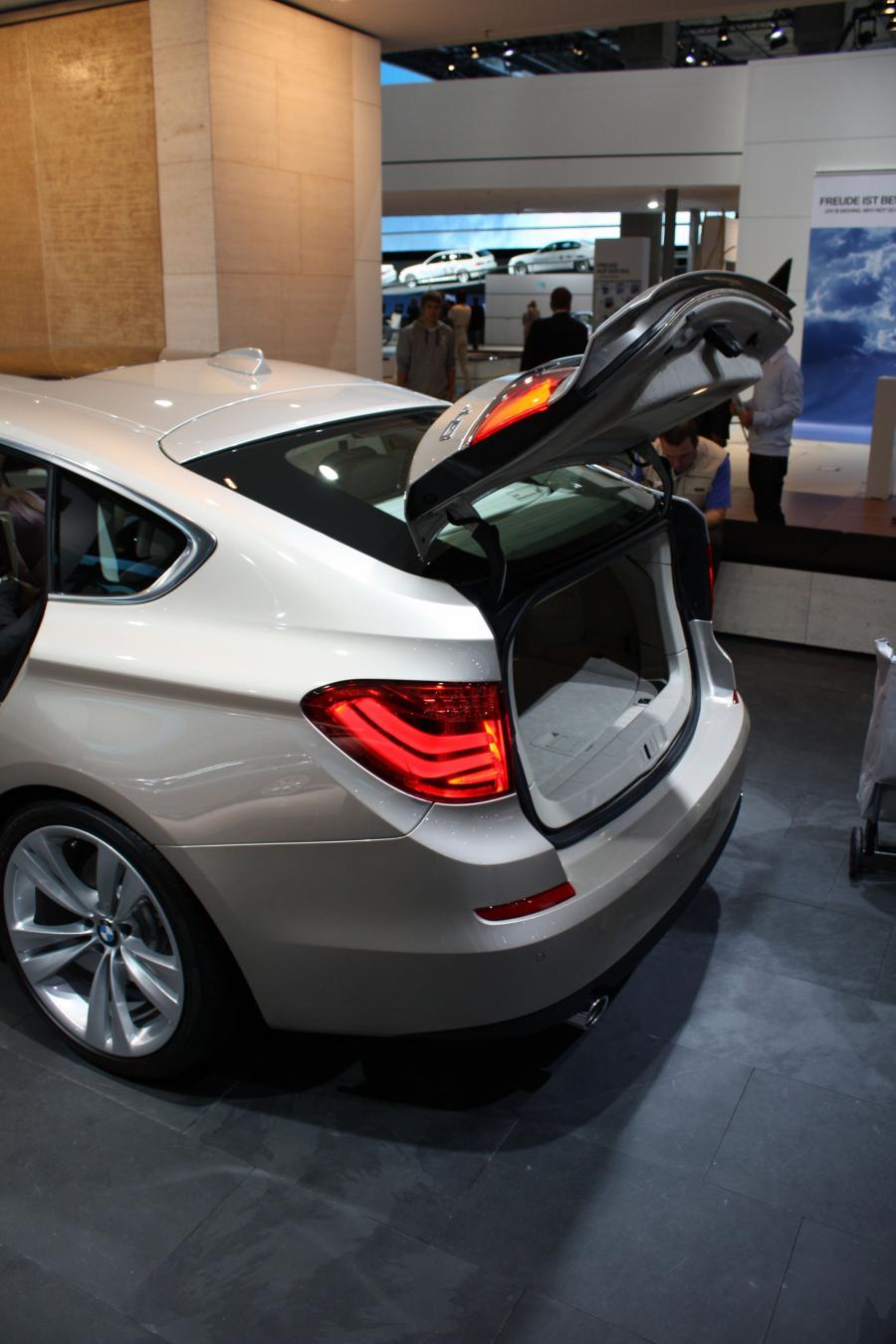  BMW 5-Series GT 2010 года  (фото 93 из 133)